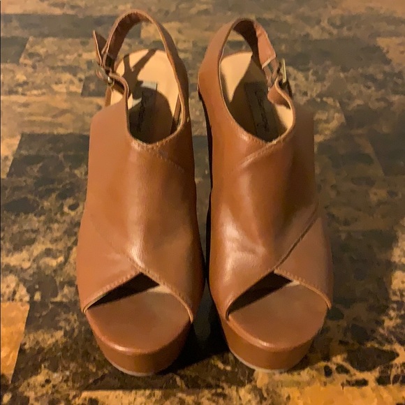 Platform heels - Picture 1 of 4